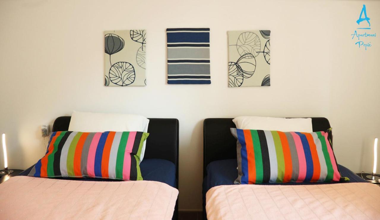 Apartmani Prpic Ražanac Exteriör bild