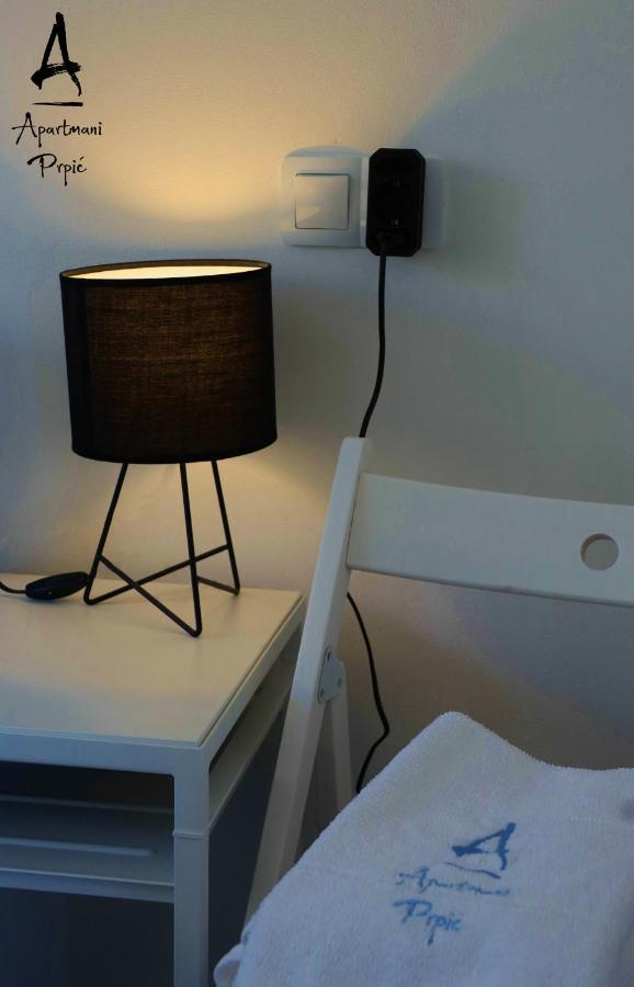 Apartmani Prpic Ražanac Exteriör bild