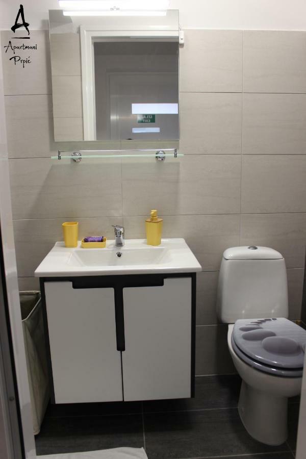 Apartmani Prpic Ražanac Exteriör bild