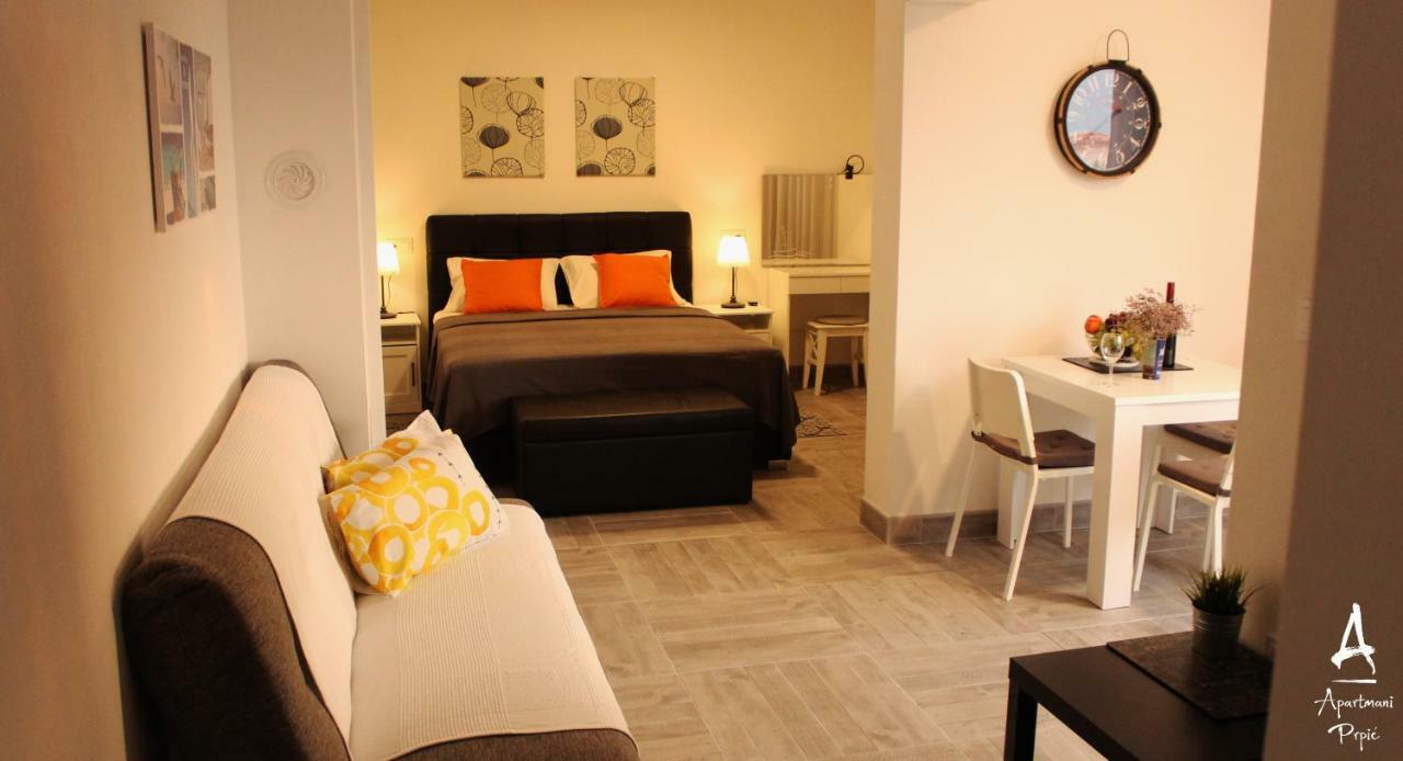 Apartmani Prpic Ražanac Exteriör bild